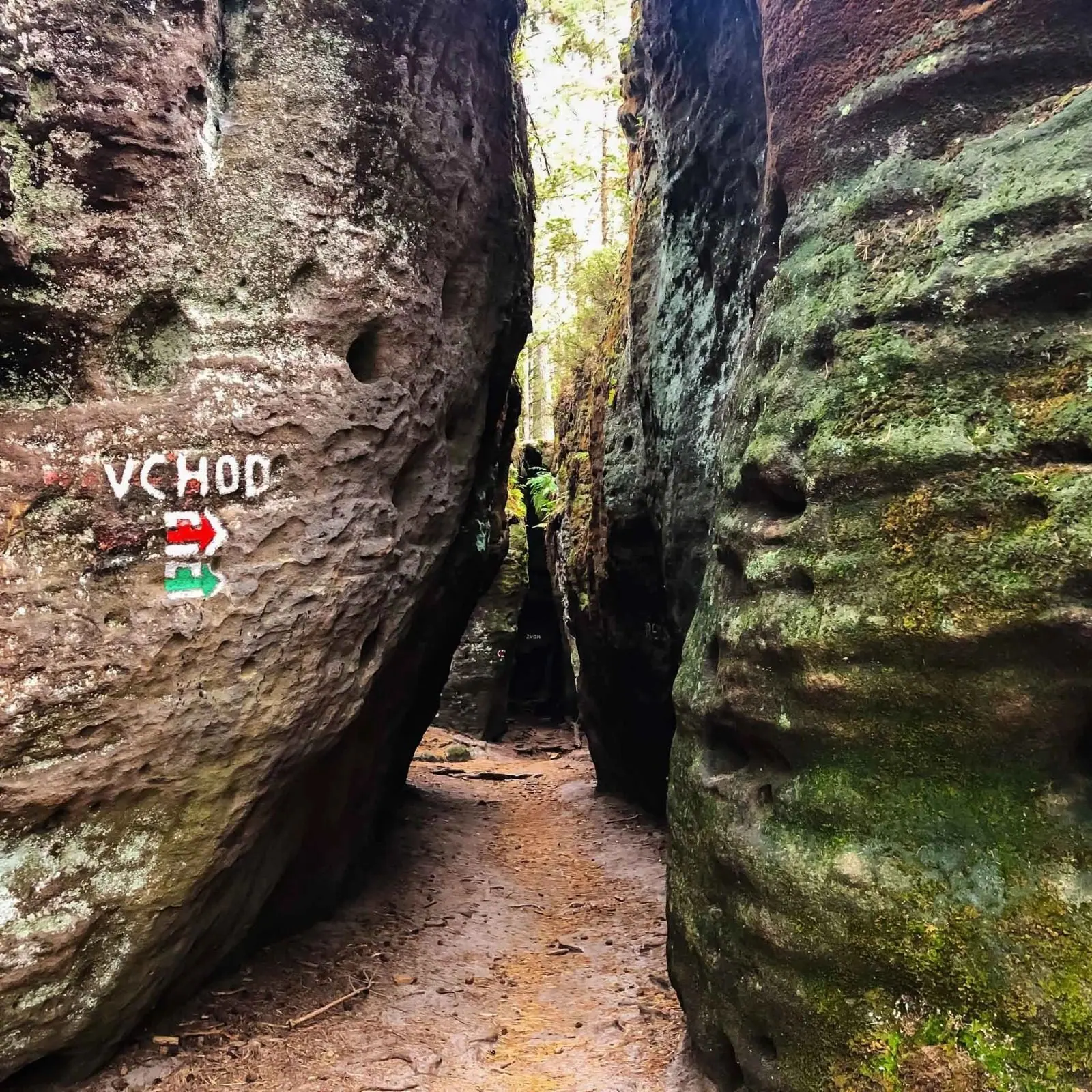 Toulovcovy maštale — 18 km